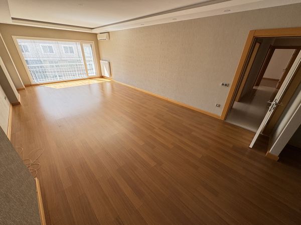 Hilal Konakları'nda Boş, Bakımlı 2.5+1 — Beylikdüzü, İstanbul